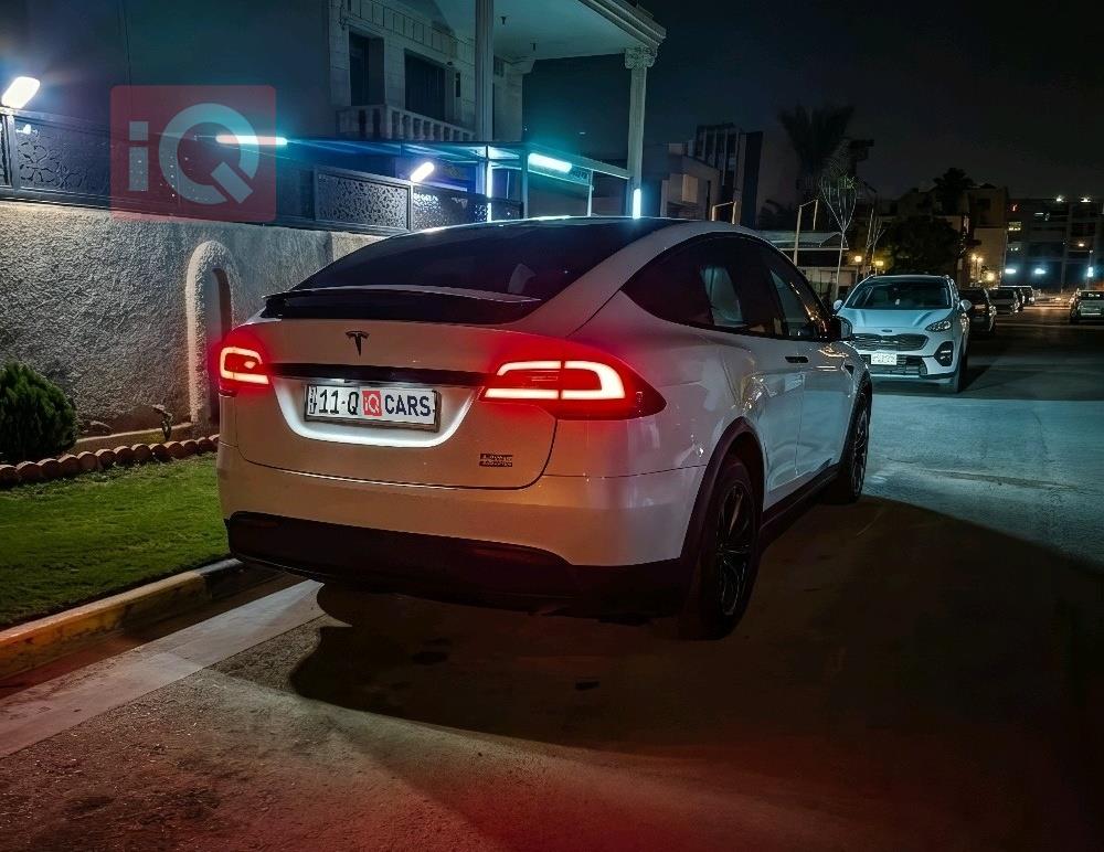 تسلا Model X